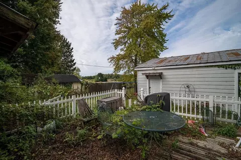 Exterior - 102 Enterprise St, Edison, OH 43320 photo 2 of 3