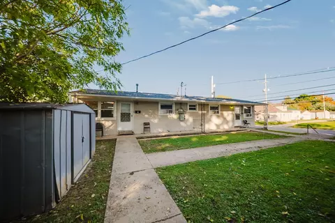 Exterior - 1025 S Pickaway St, Circleville, OH 43113 photo 9 of 11
