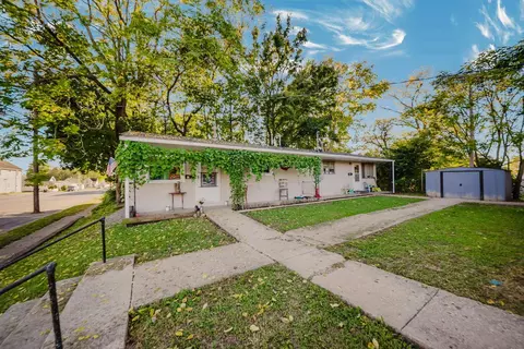 Exterior - 1025 S Pickaway St, Circleville, OH 43113 photo 3 of 11