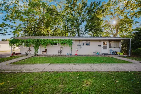Exterior - 1025 S Pickaway St, Circleville, OH 43113 photo 5 of 11