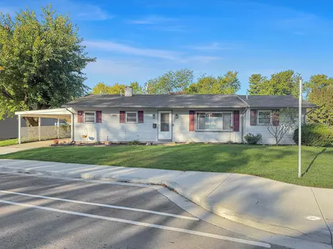 606 S High St, Urbana, OH 43078