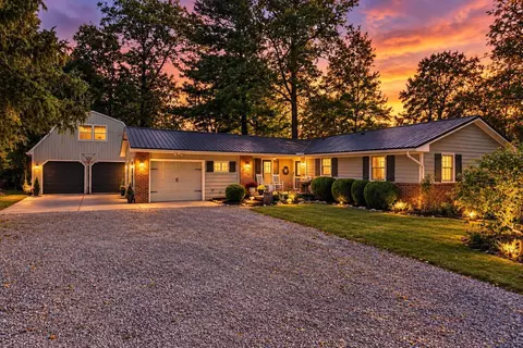 21366 Raymond Rd, Marysville, OH 43040
