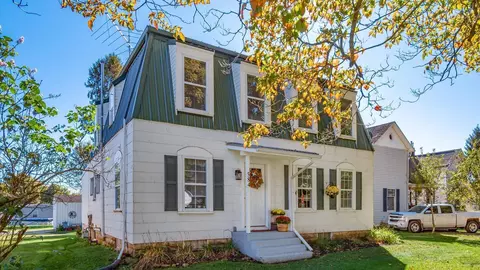 584 N Main St, Utica, OH 43080