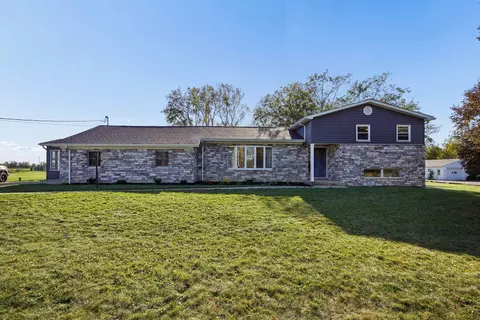 1144 Spring Valley Rd, London, OH 43140