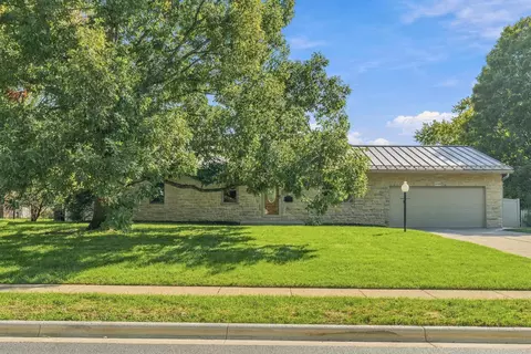 1849 Kempton Dr, Columbus, OH 43220