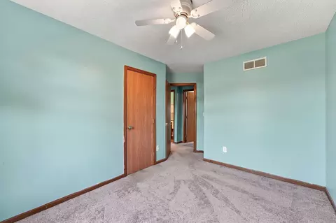Bedroom - 357 Eddington Dr, Pataskala, OH 43062 photo 6 of 9