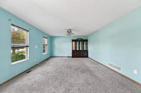 Living - 357 Eddington Dr, Pataskala, OH 43062 photo 5 of 7