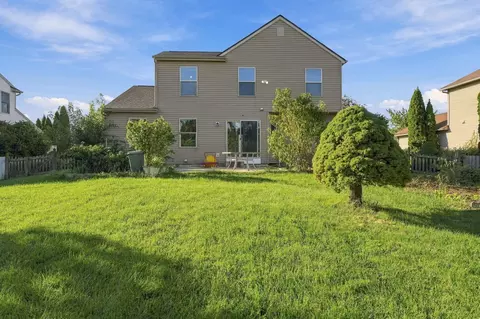 Exterior - 357 Eddington Dr, Pataskala, OH 43062 photo 5 of 9