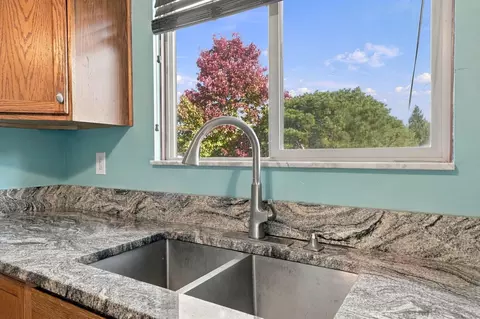 Kitchen - 357 Eddington Dr, Pataskala, OH 43062 photo 6 of 9