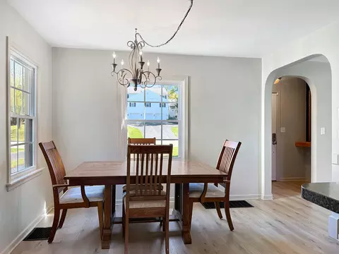 Dining - 1625 Crestview Dr, Springfield, OH 45504 photo 3 of 4