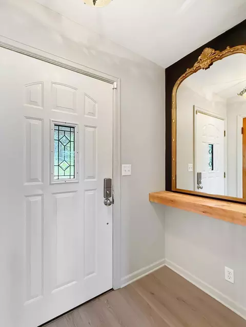 Entry Way - 1625 Crestview Dr, Springfield, OH 45504 photo 1 of 1