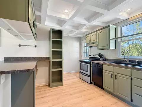 Kitchen - 1625 Crestview Dr, Springfield, OH 45504 photo 2 of 4