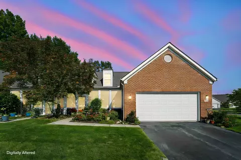 5998 Naughten Pond Dr, Columbus, OH 43213