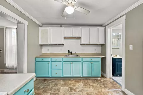 Kitchen - 137 Logan St, Circleville, OH 43113 photo 2 of 2