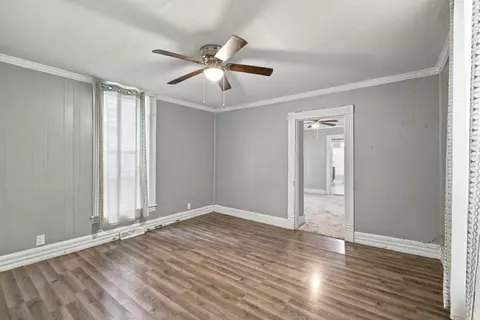 Living - 137 Logan St, Circleville, OH 43113 photo 1 of 4