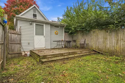 Exterior - 137 Logan St, Circleville, OH 43113 photo 5 of 6