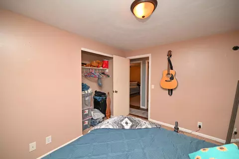 Bedroom - 447 Edgefield Dr, Marion, OH 43302 photo 2 of 4