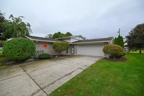 Exterior - 447 Edgefield Dr, Marion, OH 43302 photo 13 of 17