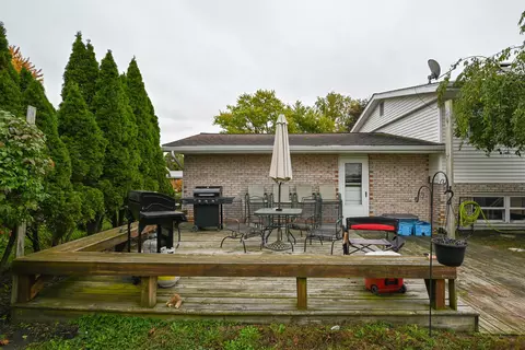 Exterior - 447 Edgefield Dr, Marion, OH 43302 photo 6 of 17