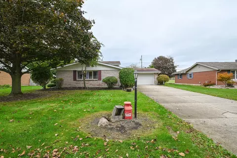 Exterior - 447 Edgefield Dr, Marion, OH 43302 photo 12 of 17