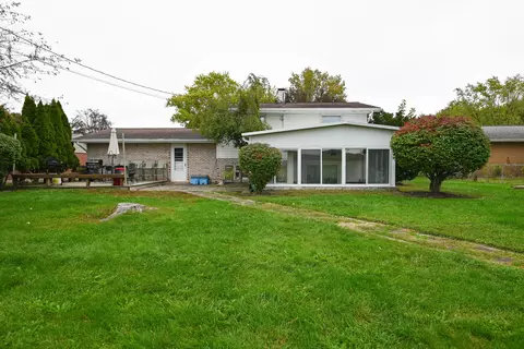 Exterior - 447 Edgefield Dr, Marion, OH 43302 photo 15 of 17