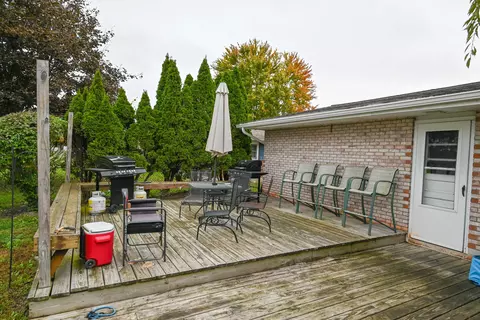 Exterior - 447 Edgefield Dr, Marion, OH 43302 photo 4 of 17