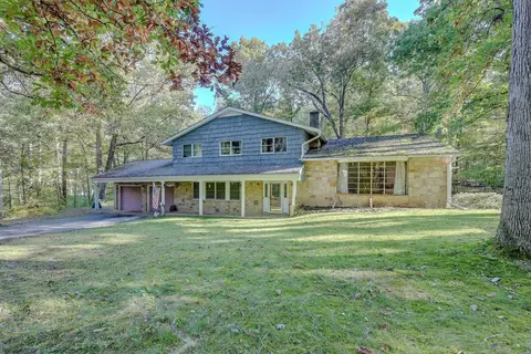 9408 Robinhood Cir, Westerville, OH 43082