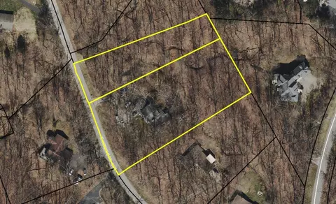 9408 Robinhood Cir, Westerville, OH 43082