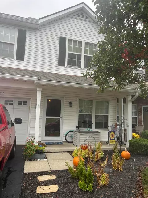130 Portrait Cir, Pickerington, OH 43147