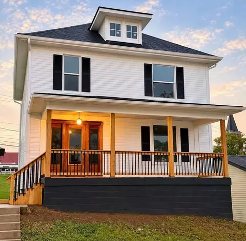 211 N Jackson St, New Lexington, OH 43764