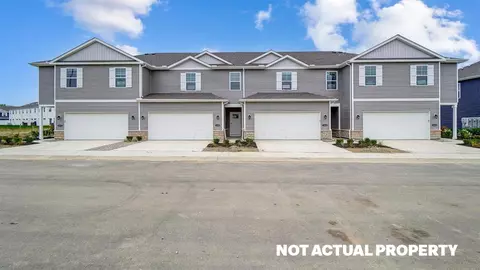 1402 Marinelli Dr E, Columbus, OH 43228