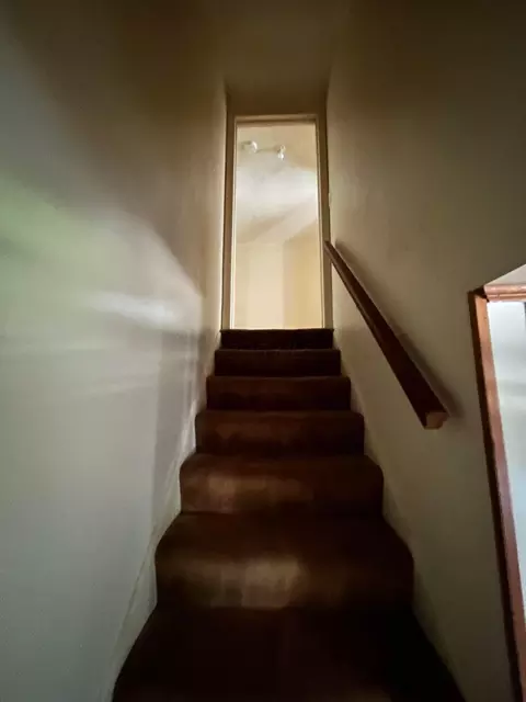 Entry Way - 3357 Eakin Rd, Columbus, OH 43204 photo 1 of 2