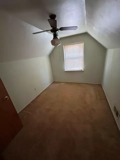 Bedroom - 3357 Eakin Rd, Columbus, OH 43204 photo 3 of 4