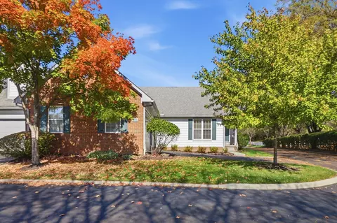 6427 Upper Lake Cir, Westerville, OH 43082