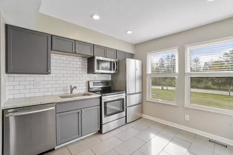 Kitchen - 384-386 W Powell Rd, Powell, OH 43065 photo 2 of 3