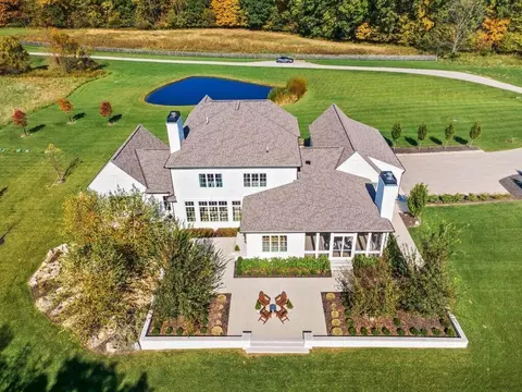 Exterior - 7365 Perry Rd, Delaware, OH 43015 photo 17 of 18