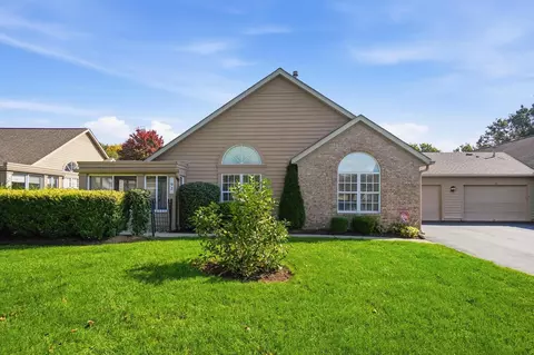 92 Abbeycross Ln, Westerville, OH 43082