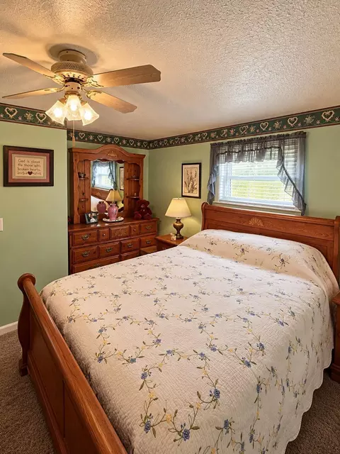 Bedroom - 2525 Gooding Rd, Marion, OH 43302 photo 4 of 4