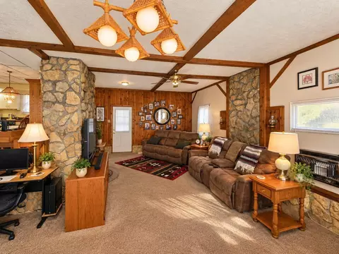 Living - 2525 Gooding Rd, Marion, OH 43302 photo 5 of 5