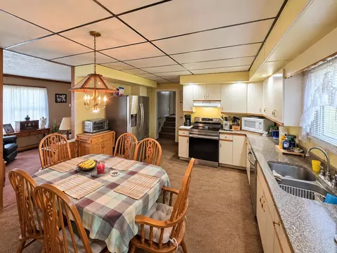 Kitchen - 2525 Gooding Rd, Marion, OH 43302 photo 2 of 2