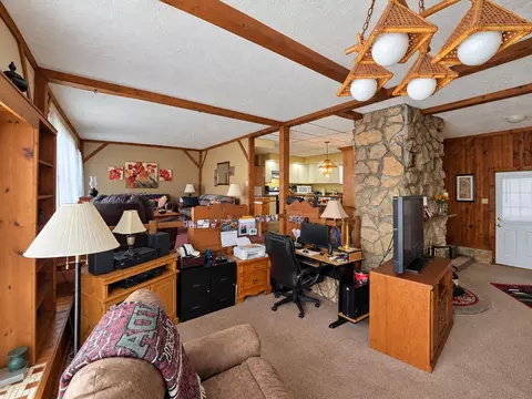 Living - 2525 Gooding Rd, Marion, OH 43302 photo 4 of 5
