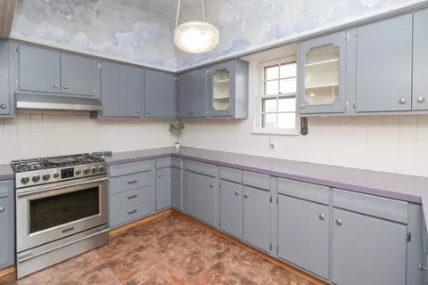 Kitchen - 539 Maple St, Mansfield, OH 44906 photo 4 of 8