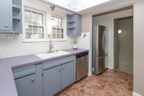 Kitchen - 539 Maple St, Mansfield, OH 44906 photo 7 of 8