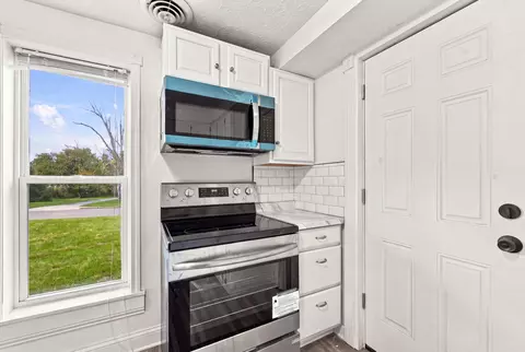 Kitchen - 408 E Broad St, Hebron, OH 43025 photo 2 of 2