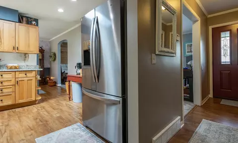 Entry Way - 253 Marvel Dr, Lancaster, OH 43130 photo 4 of 9