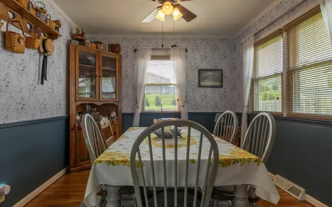 Dining - 253 Marvel Dr, Lancaster, OH 43130 photo 1 of 4