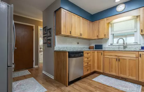 Kitchen - 253 Marvel Dr, Lancaster, OH 43130 photo 1 of 3