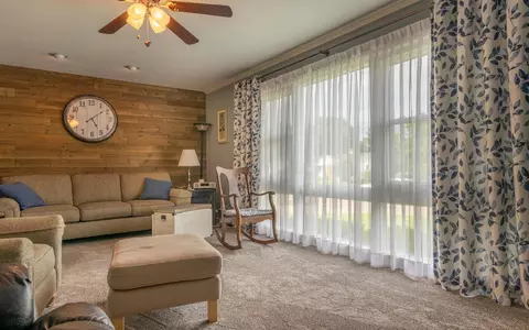 Living - 253 Marvel Dr, Lancaster, OH 43130 photo 1 of 2