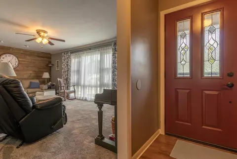 Entry Way - 253 Marvel Dr, Lancaster, OH 43130 photo 1 of 9