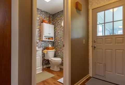 Entry Way - 253 Marvel Dr, Lancaster, OH 43130 photo 3 of 9